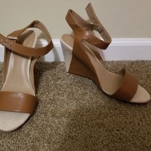 8.5 Ann Taylor wedges